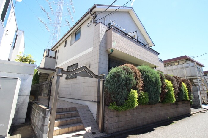 コニファーガーデン北烏山の物件外観写真