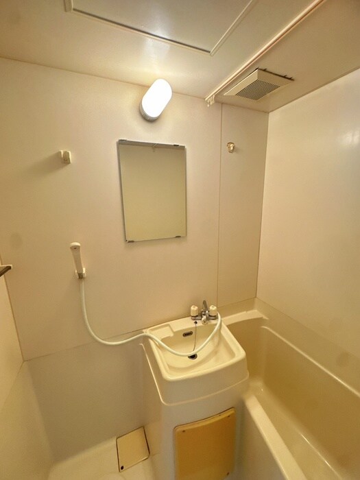 ｾﾌｨｰﾙ山代の物件内観写真