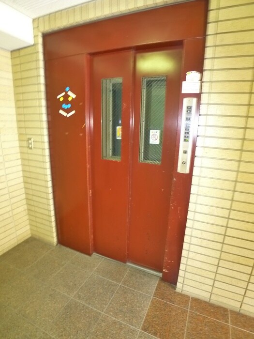 ベルメゾン三郷の物件外観写真