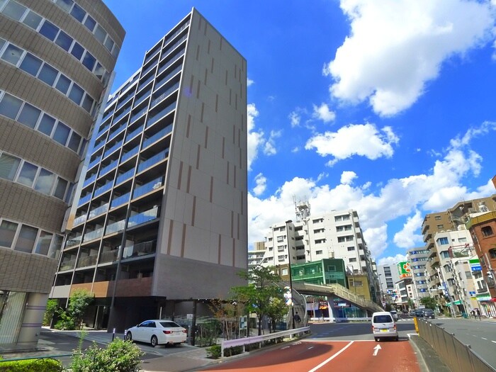 コンフォリア・リヴ根岸２丁目の物件外観写真