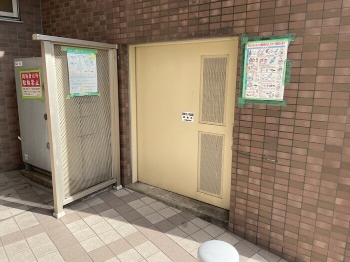 ザ　イースト　スクエアの物件外観写真