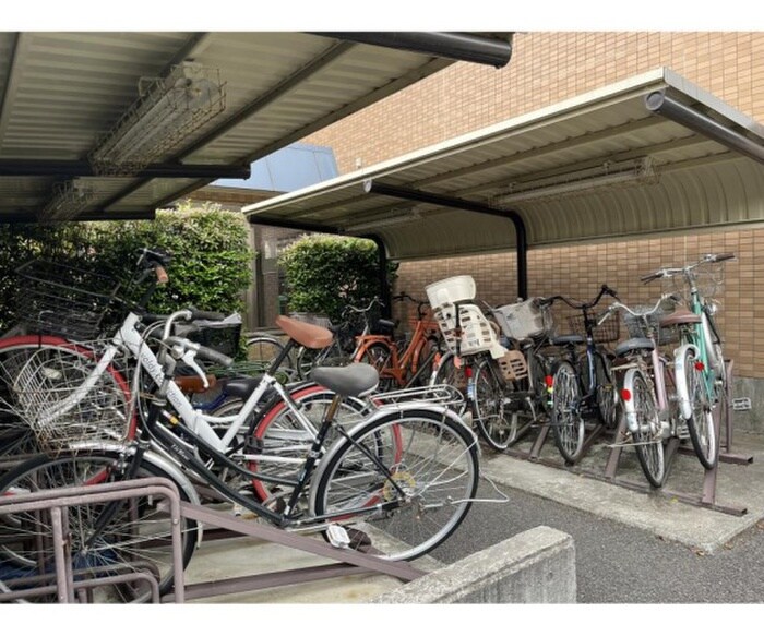 キングホームズ1番館A号棟の物件外観写真