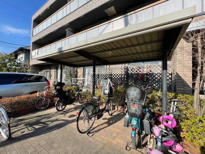 フィールドコートＡの物件外観写真