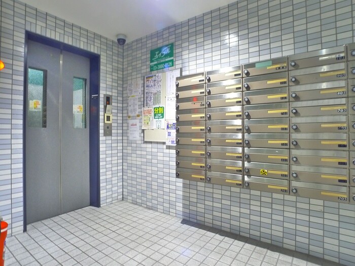 メゾン朋泉五反野の物件外観写真