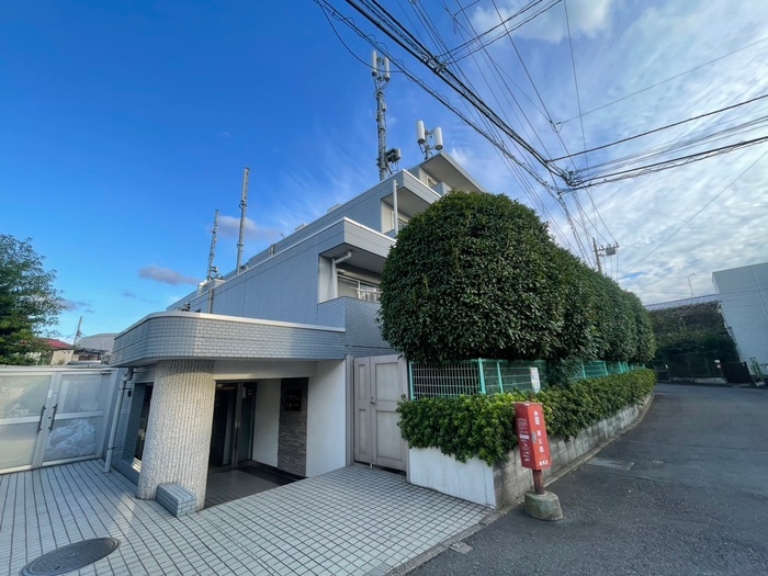 メゾンエクレ－レ江古田の物件外観写真