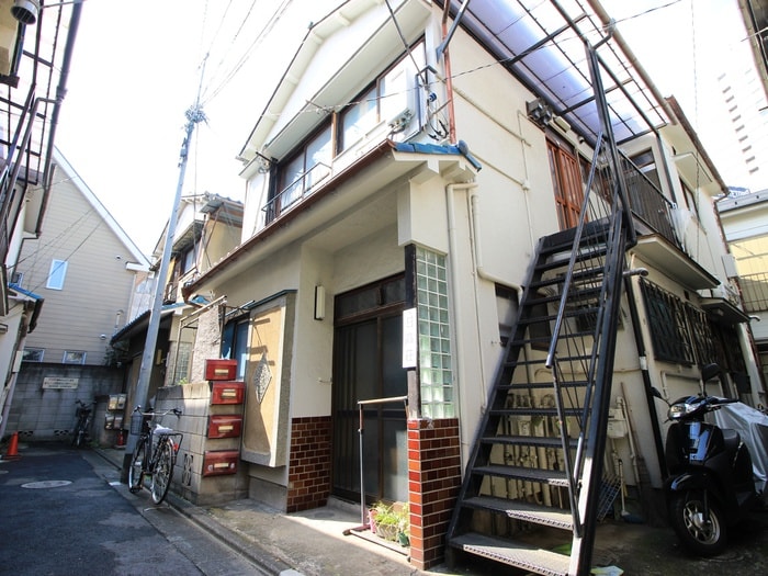 日高荘の物件外観写真