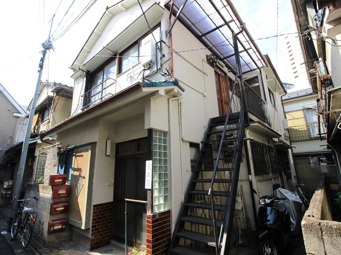 日高荘の物件外観写真