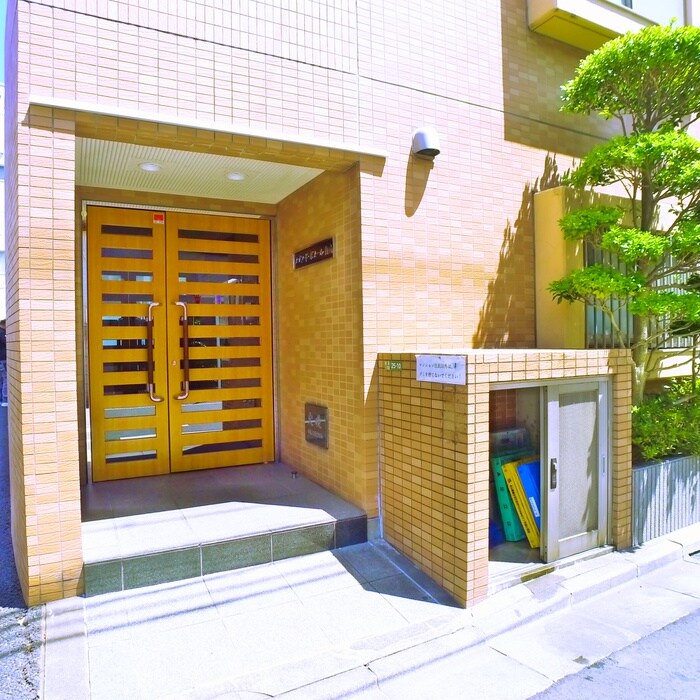 メゾンドボヌ－ル梅島の物件外観写真