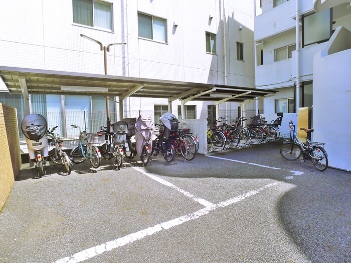 メゾンドボヌ－ル梅島の物件外観写真