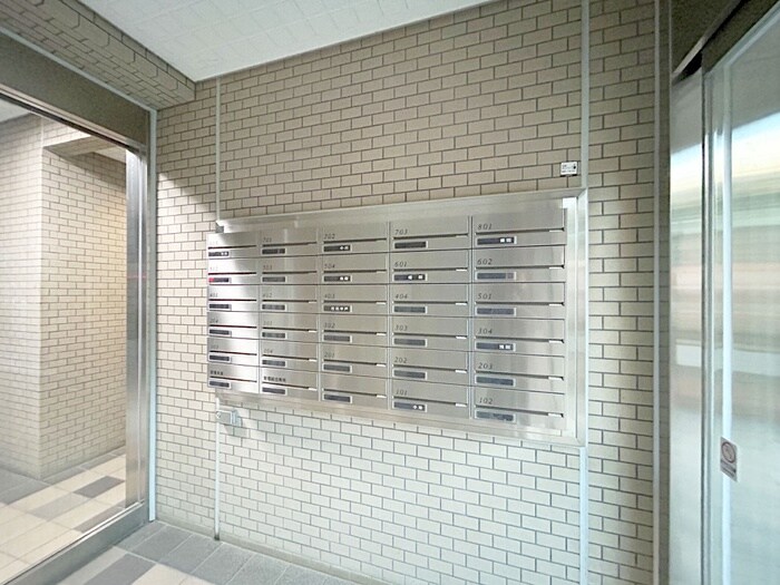 ﾗｲｵﾝｽﾞﾏﾝｼｮﾝ北綾瀬第６(104)の物件外観写真