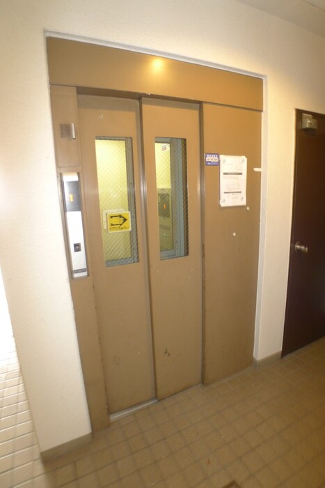 セントラーレ十二番館の物件外観写真