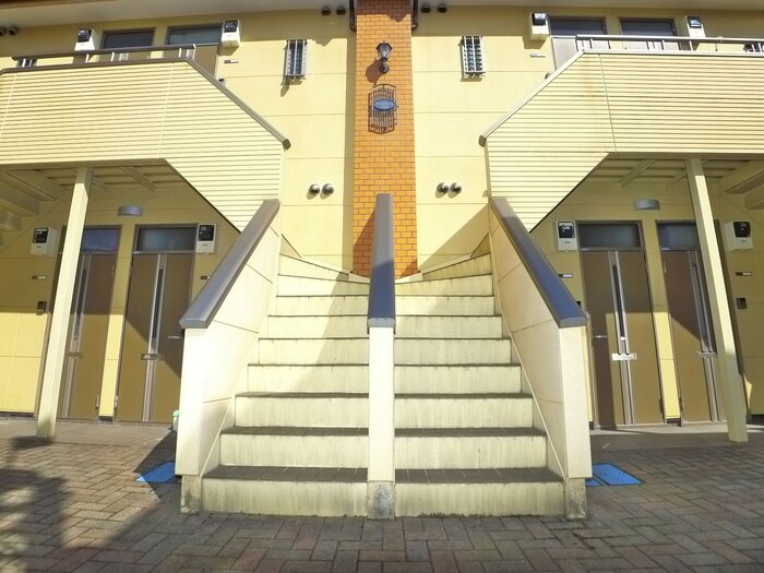 アーバングレース弐番館の物件外観写真