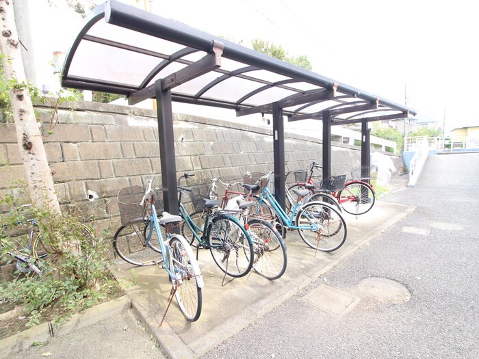 アベニュ－白鳥Ａの物件外観写真