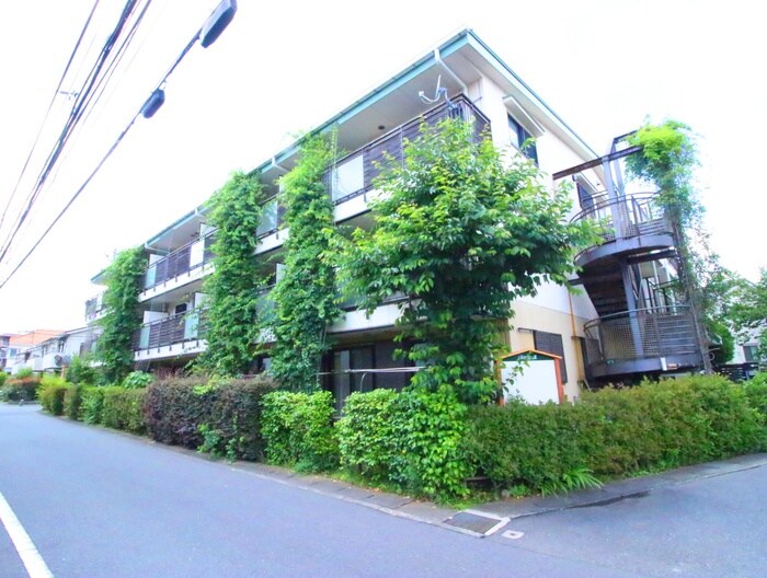 テラス上布田の物件外観写真