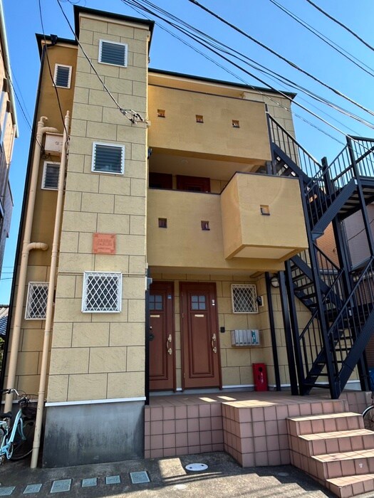 グリーンゲーブルスの物件外観写真