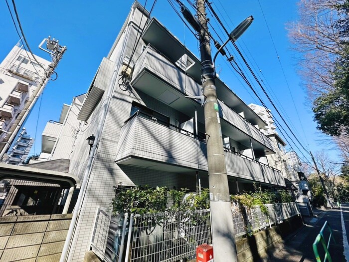 カレド・セルクルの物件外観写真