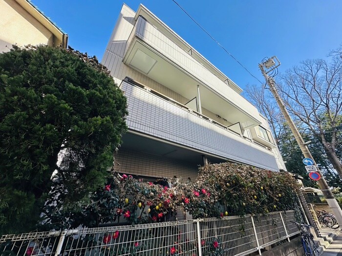 カレド・セルクルの物件外観写真