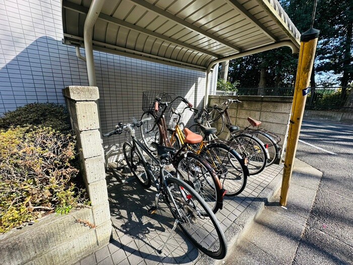 カレド・セルクルの物件外観写真