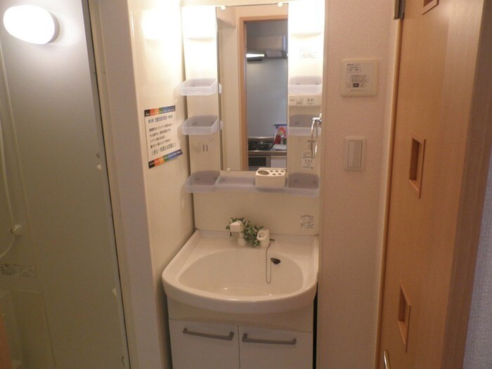 ＧＥＭＩＮＩ　ＯＮＮＡの物件内観写真