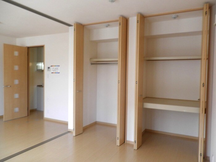 ＧＥＭＩＮＩ　ＯＮＮＡの物件内観写真