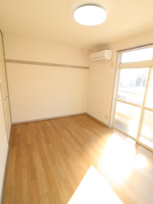 メゾンラフォーレの物件内観写真