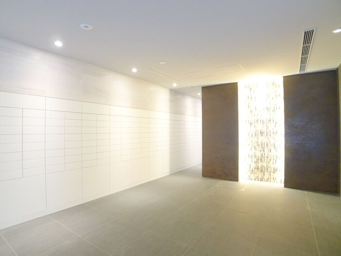 オーパスホームズ南行徳の物件外観写真