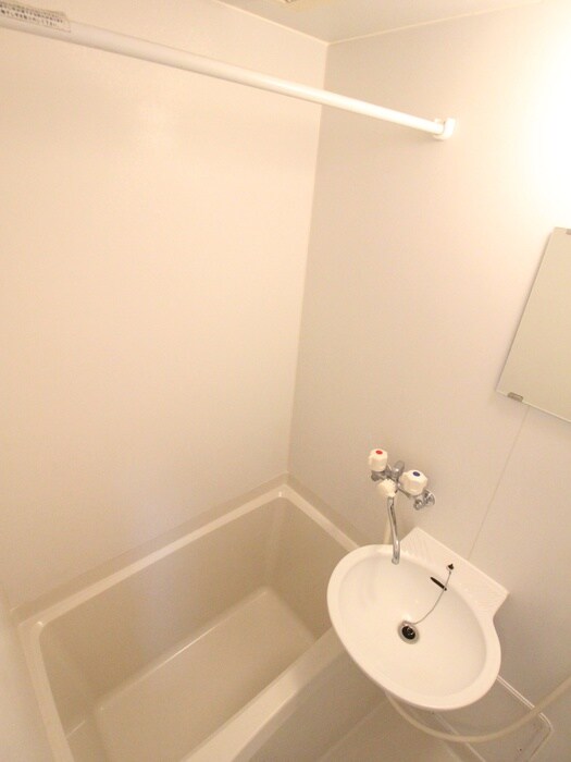 フロ－ラ共和の物件内観写真