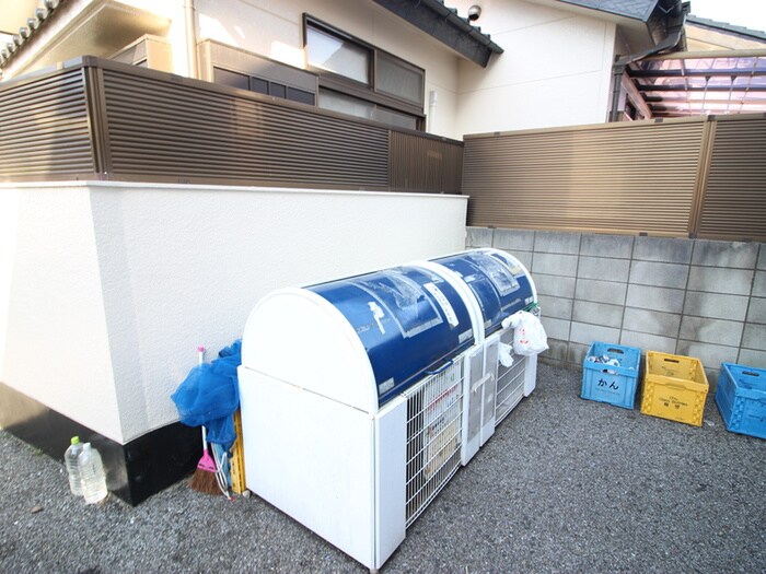 メープルハウスＡ館の物件外観写真