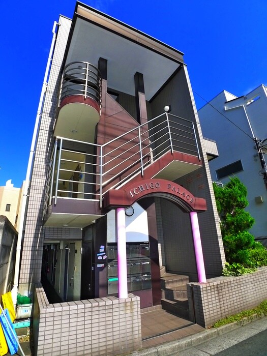 いちごパレスの物件外観写真