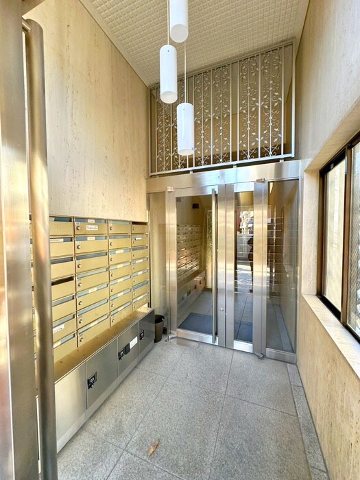 目白コンコルド（３Ｆ）の物件外観写真