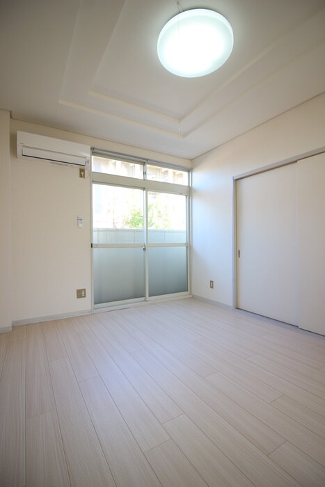 ｴｽﾃ-ﾄ山崎の物件内観写真