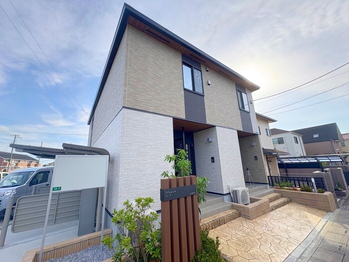 フルーヴの物件外観写真