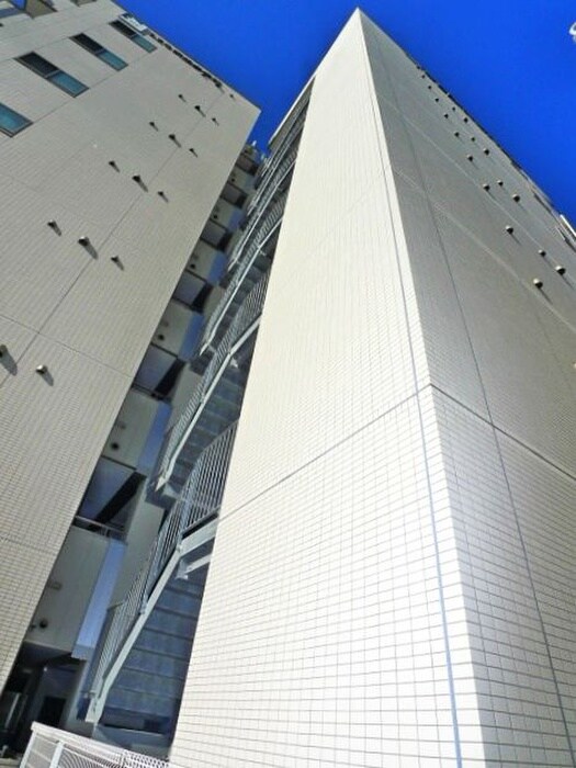 LEO弐拾六番館の物件外観写真