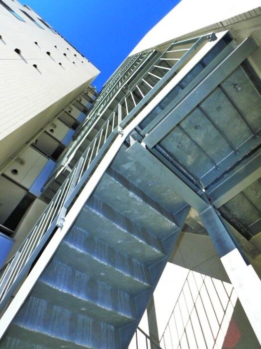 LEO弐拾六番館の物件外観写真