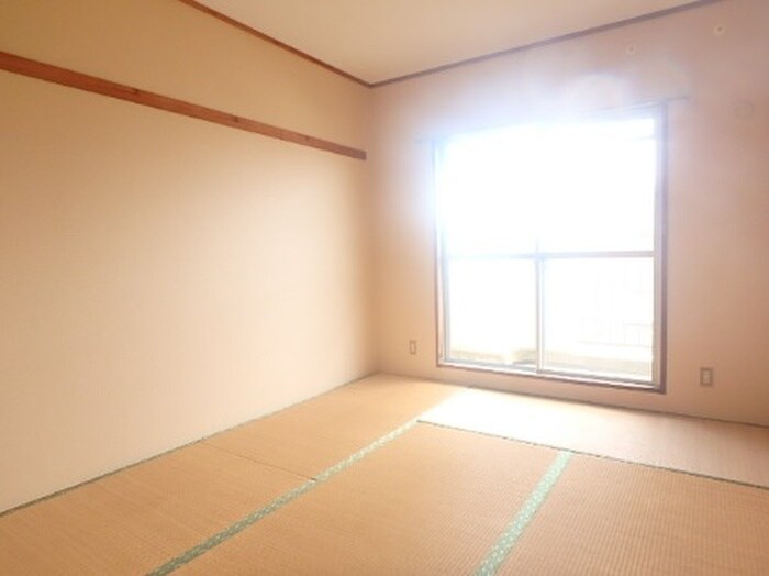 クレセント　トオヤマの物件内観写真