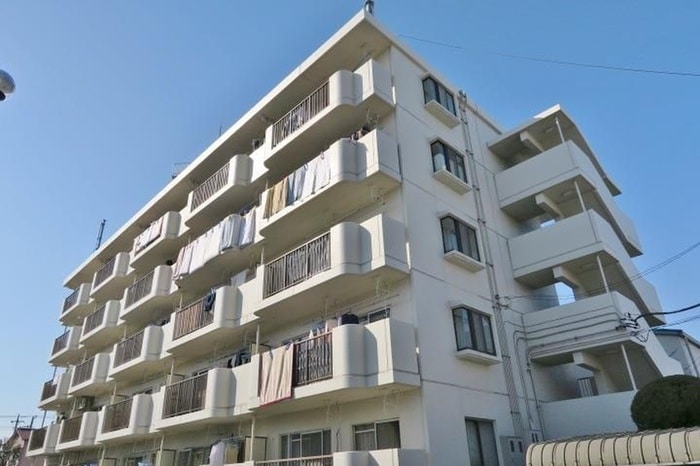 クレセント　トオヤマの物件外観写真