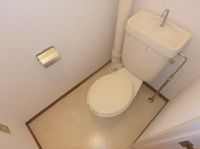 クレセント　トオヤマの物件内観写真