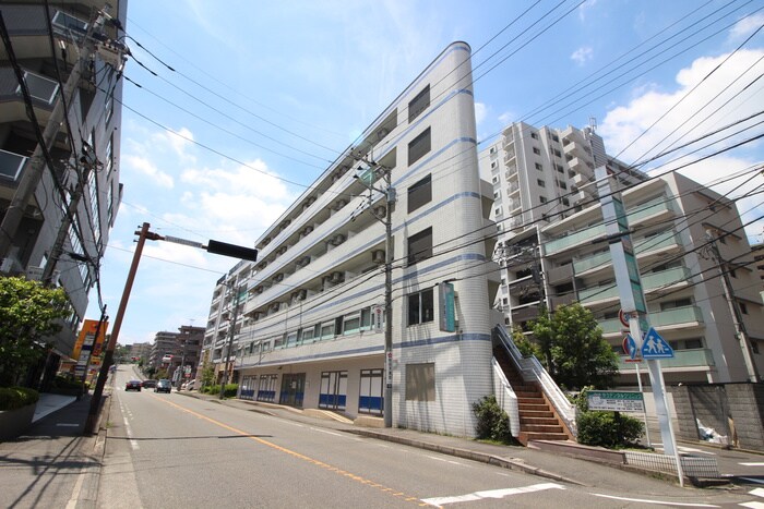 センチュリ－ハイツ三徳の物件外観写真