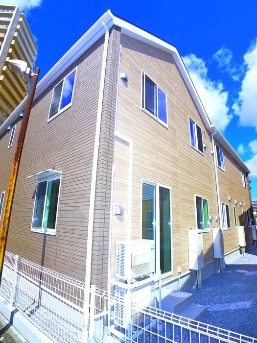 ラド・ヒュ－ス習志野の物件外観写真