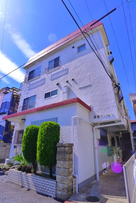 高橋マンションの物件外観写真