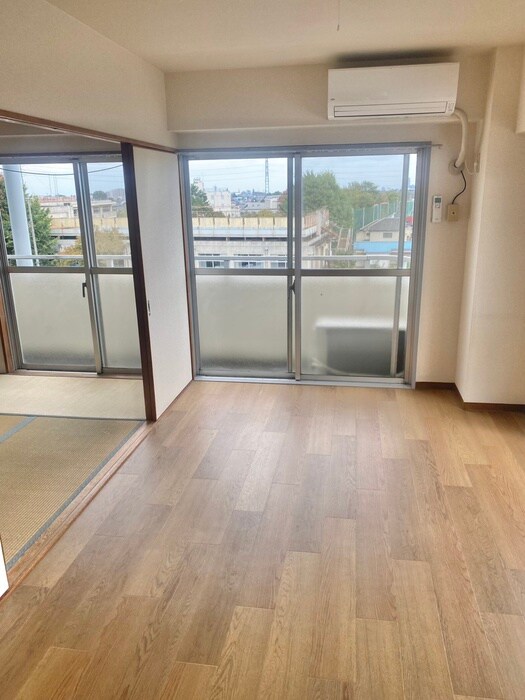 ホワイトシャトレ－の物件内観写真