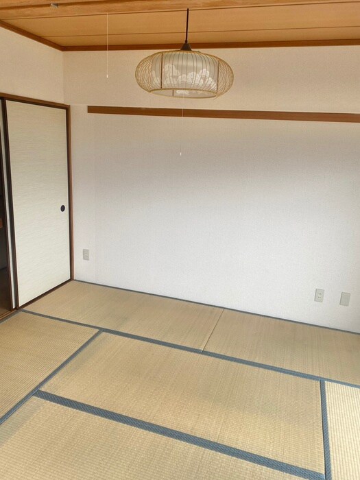 ホワイトシャトレ－の物件内観写真