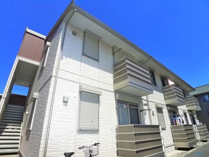 カ－サエスポワ－ルの物件外観写真