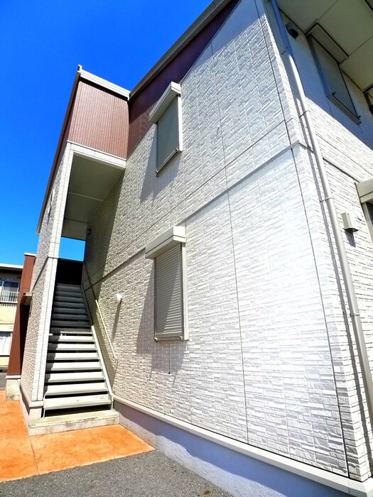 カ－サエスポワ－ルの物件外観写真