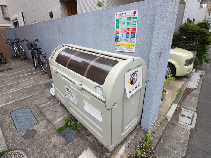 三和マンション３号館の物件外観写真