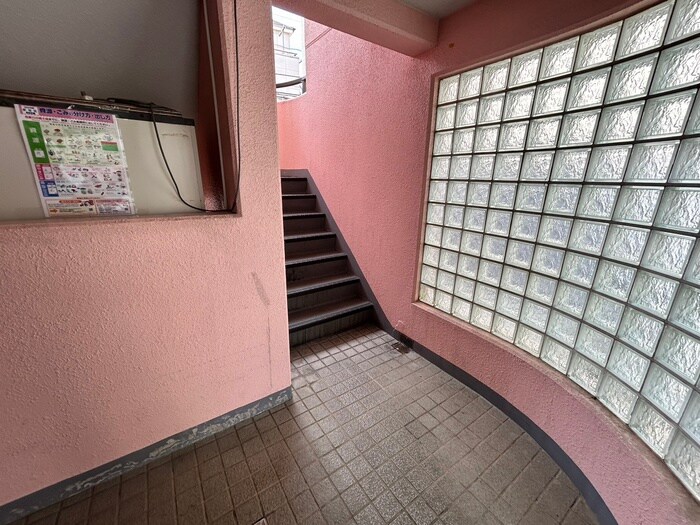 三和マンション３号館の物件外観写真