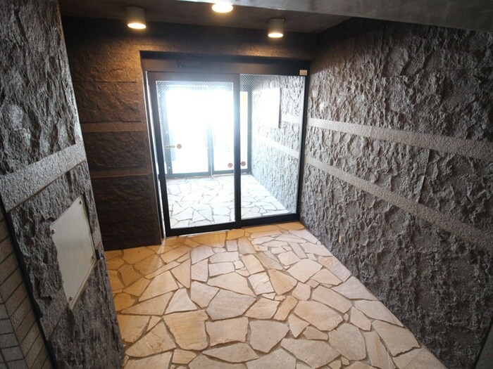 河田町モンプチの物件外観写真