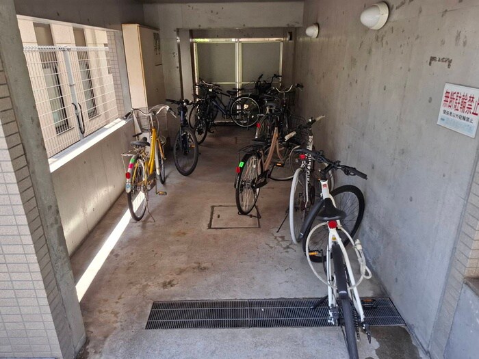 河田町モンプチの物件外観写真