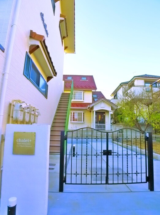 chalet+東中山の物件外観写真