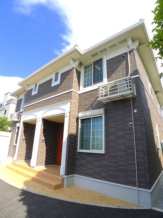 ラ・ディウーの物件外観写真